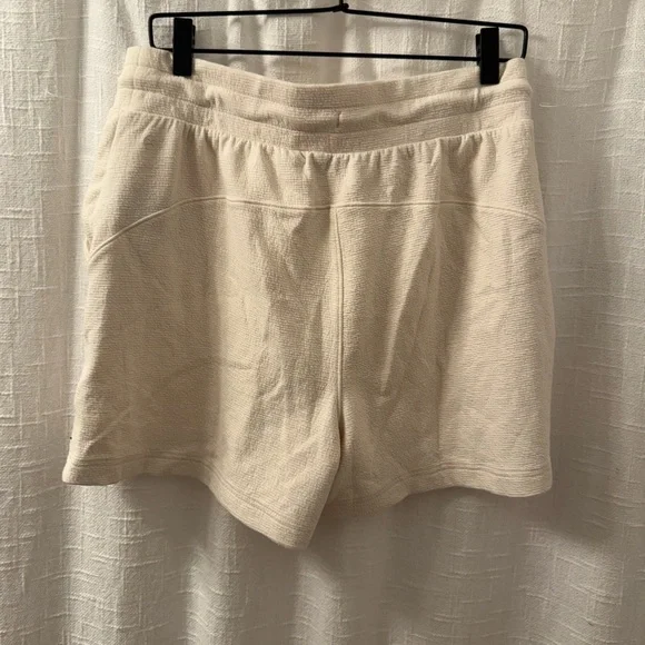 New Cream Shorts - Picture 3 of 3